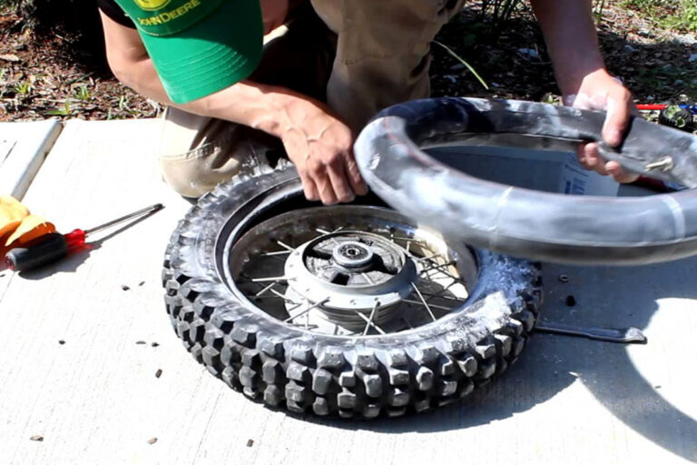 Merubah ban motor biasa menjadi ban tubeless - YouTube
